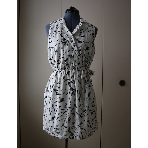 Forever 21 Patterned Sleeveless Dress - Picture 1 of 14